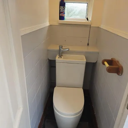 Cozy By Gloucester Road Homestay Bristol