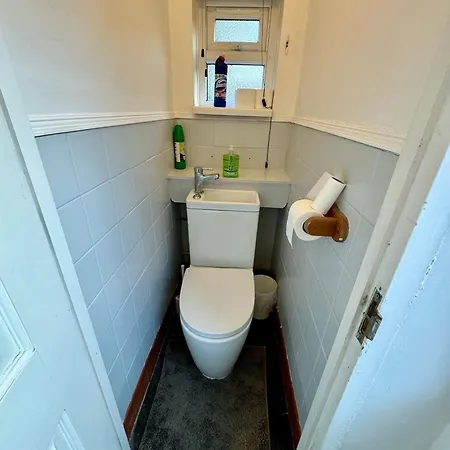 Cozy By Gloucester Road בריסטול