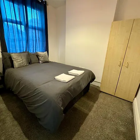 Cozy By Gloucester Road Bristol